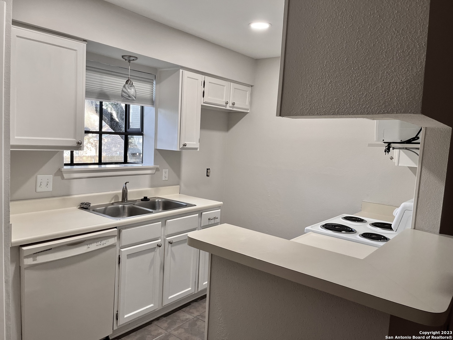 3rd image of 10955 Wurzbach Rd #102, San Antonio, TX 78230 | MLS# 1705377