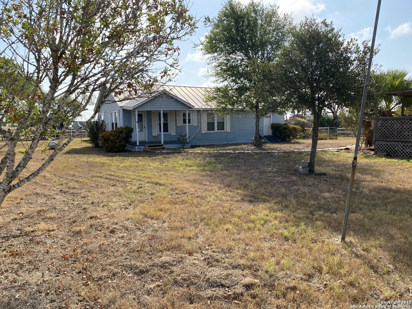 Photo of 2667 County Rd 134 in Floresville, TX