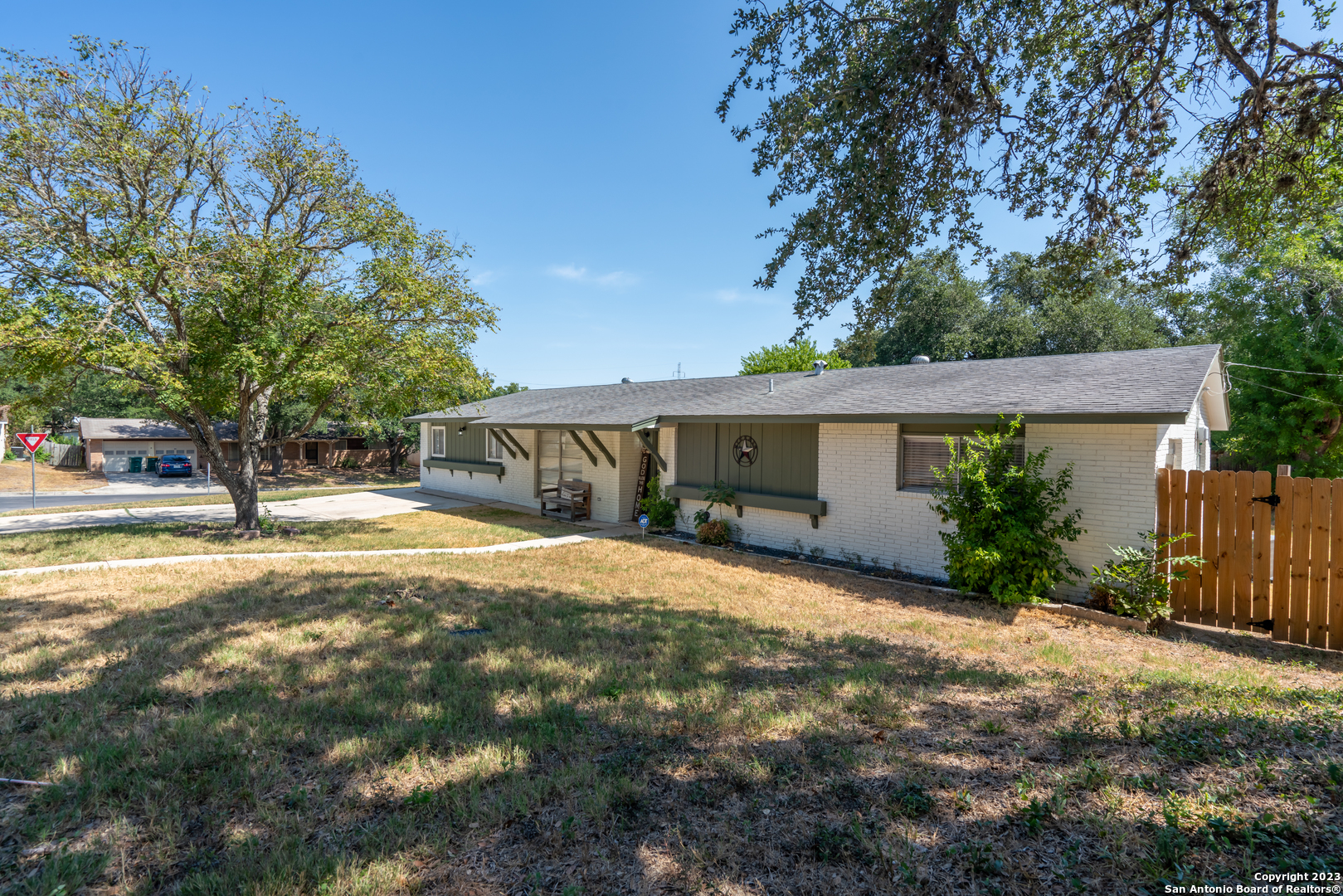 Photo of 101 Furlong Dr in Universal City, TX