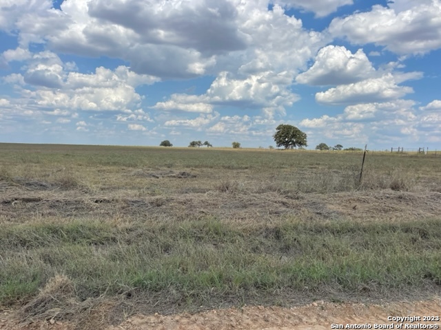 Photo of 01 County Rd 232 in Floresville, TX