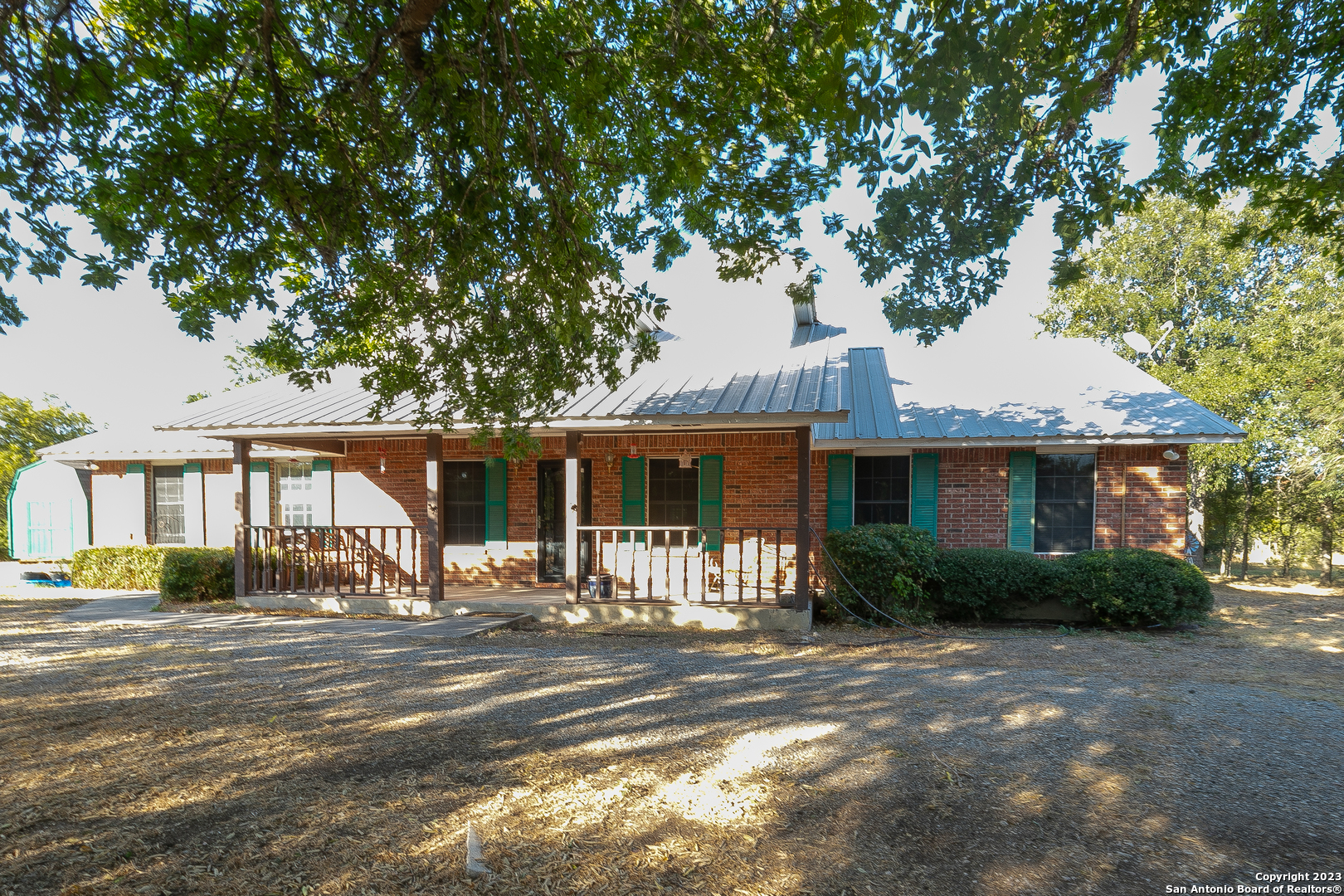 Photo of 643 Deerwood Ln in Marion, TX