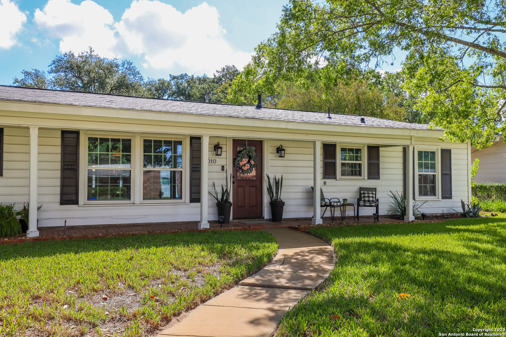 Photo of 1010 Abilene St in Pleasanton, TX