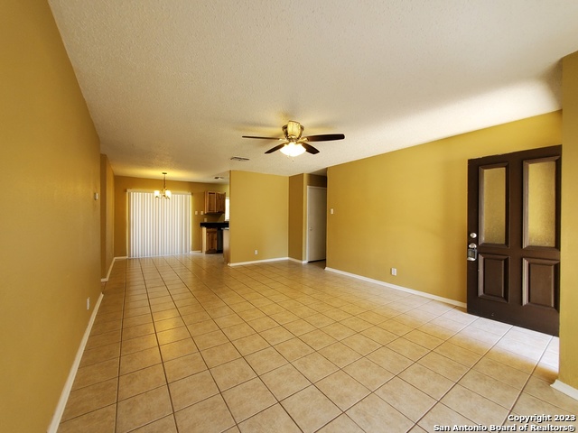 915 HAYLOFT LN, San Antonio, TX 78245