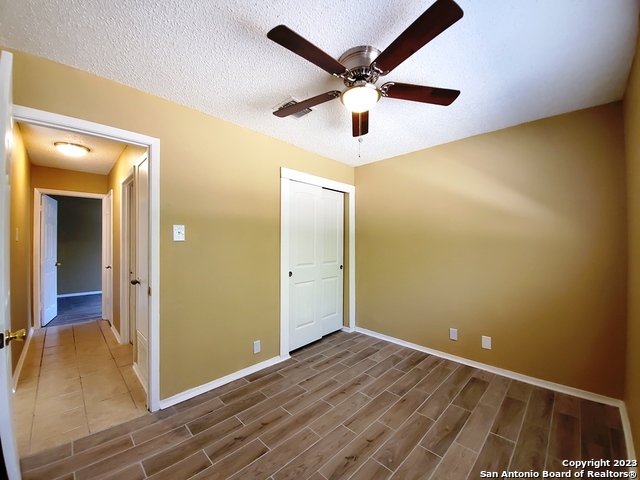 915 HAYLOFT LN, San Antonio, TX 78245