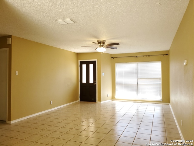 915 HAYLOFT LN, San Antonio, TX 78245