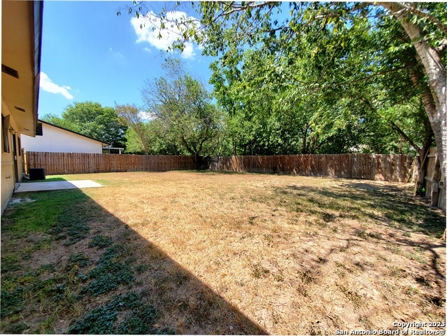 915 HAYLOFT LN, San Antonio, TX 78245
