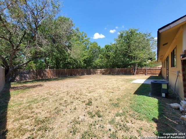 915 HAYLOFT LN, San Antonio, TX 78245