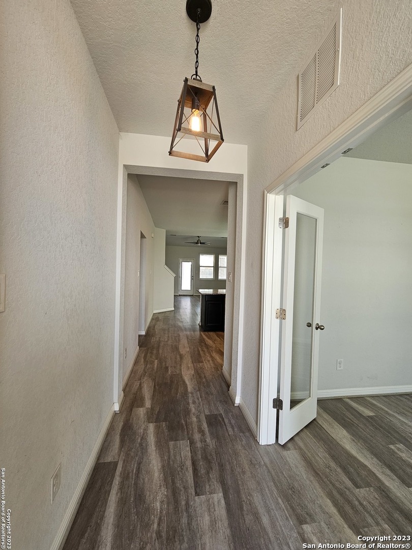 4714 NIGHT HERDER, St Hedwig, TX 78152