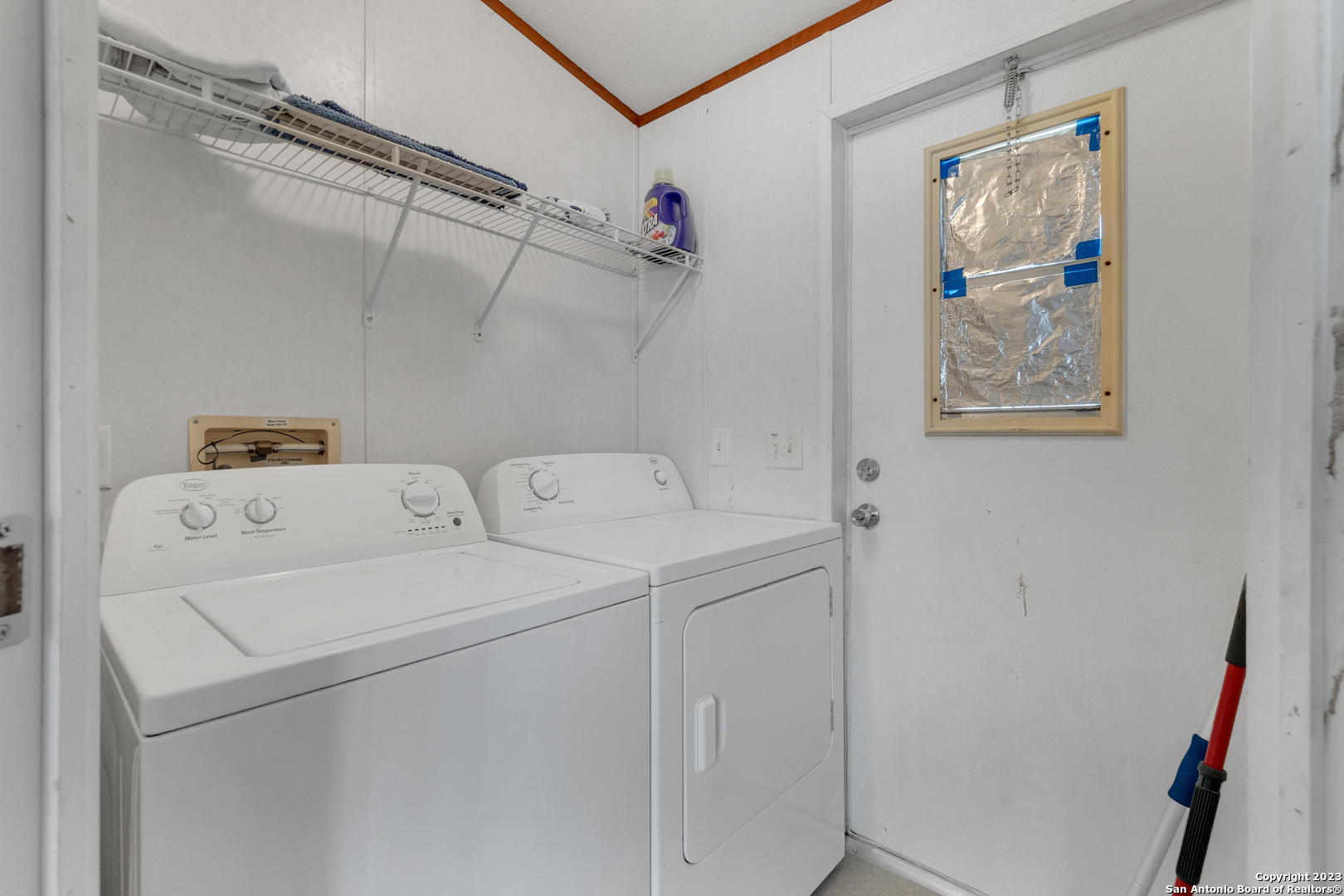 1956 MOGFORD RD San Antonio TX 782649224 Brohill Realty LTD