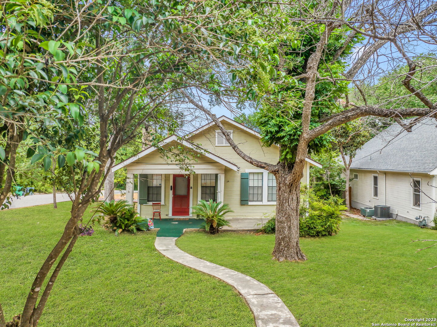 Photo of 233 Harrison Ave in Alamo Heights, TX