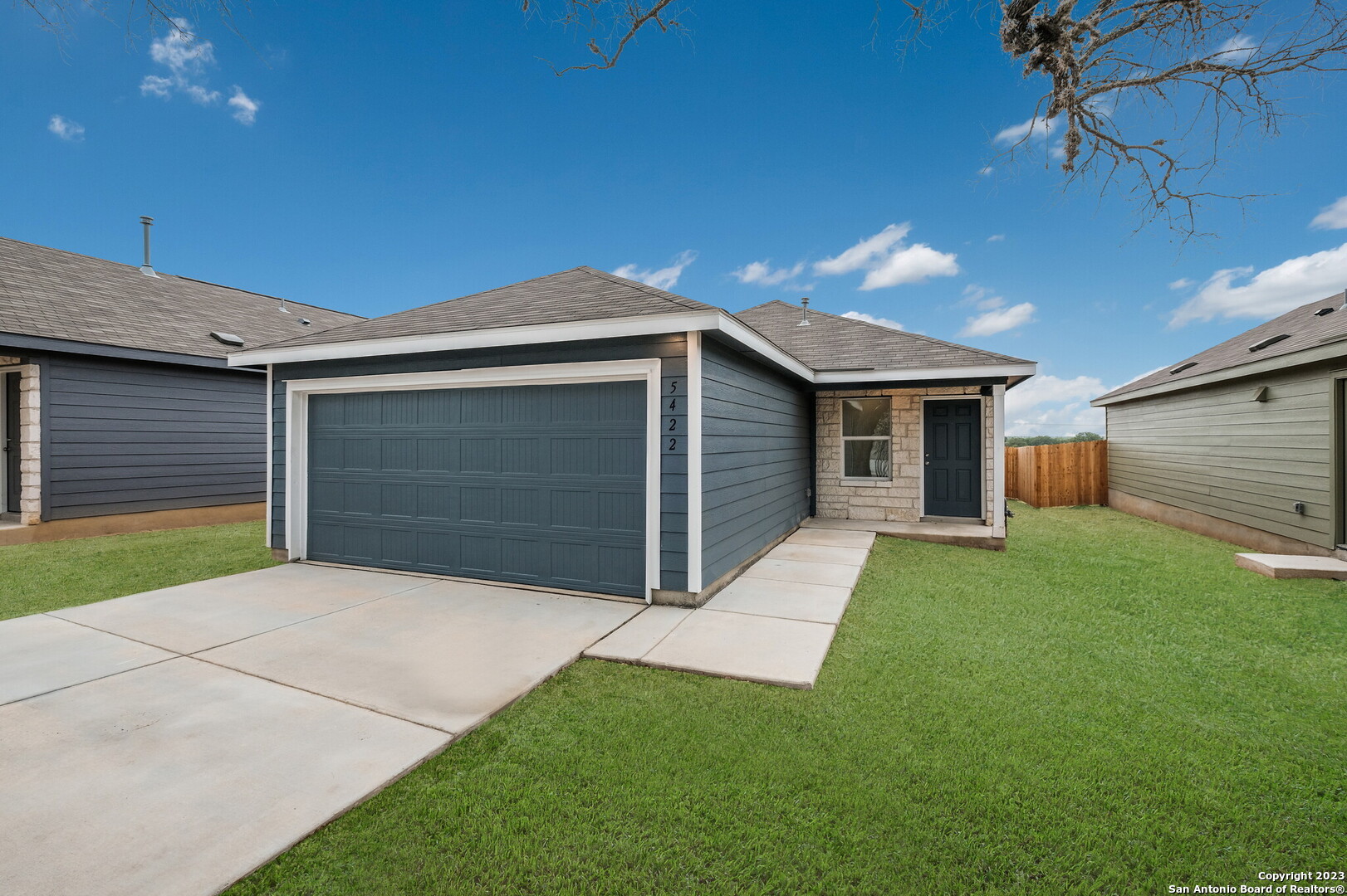 Photo of 148 Maverick Cv in Pleasanton, TX