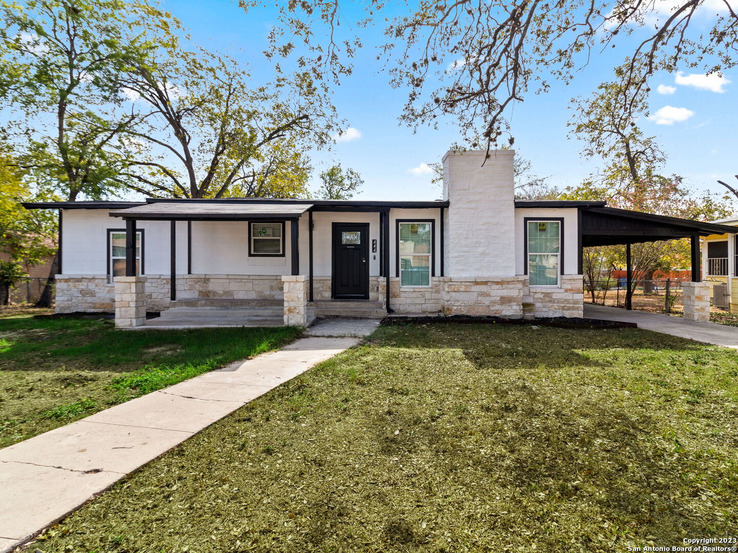 Photo of 444 Beverly Dr in San Antonio, TX
