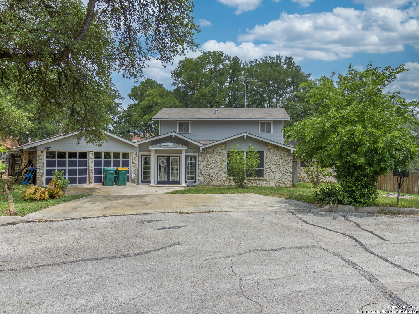 Photo of 253 Doris Dr in Universal City, TX