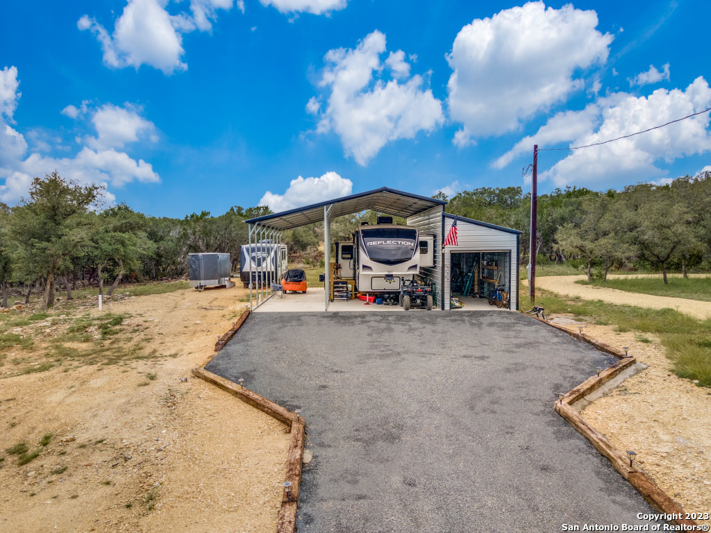 Photo of 226 Private Rd 1506 in Bandera, TX