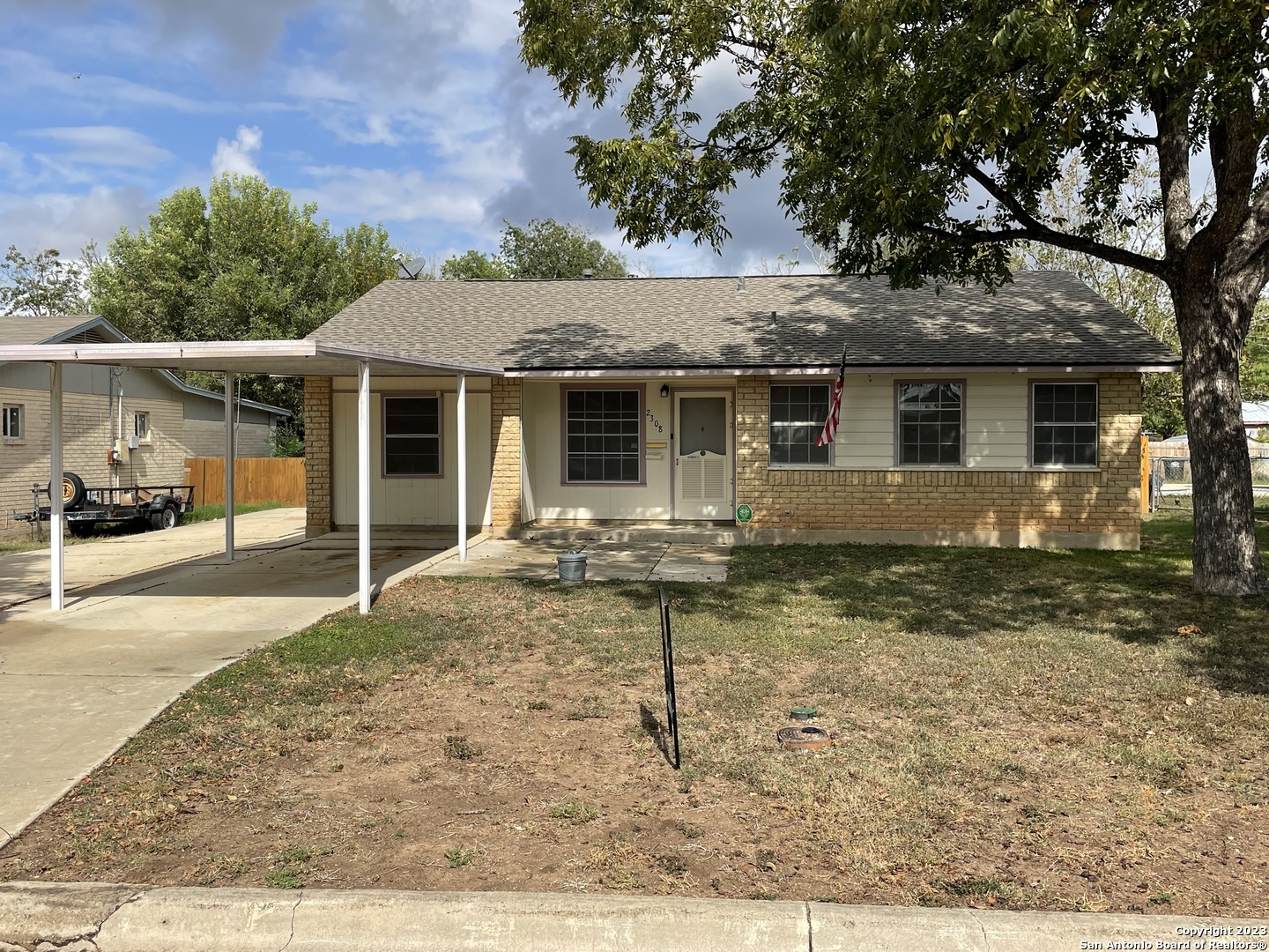 Photo of 2308 Westwood Dr in Hondo, TX
