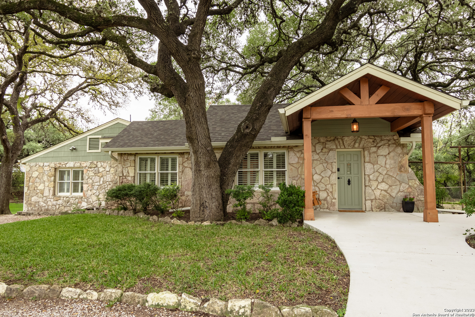 Photo of 18274 Sherwood Trl in Helotes, TX