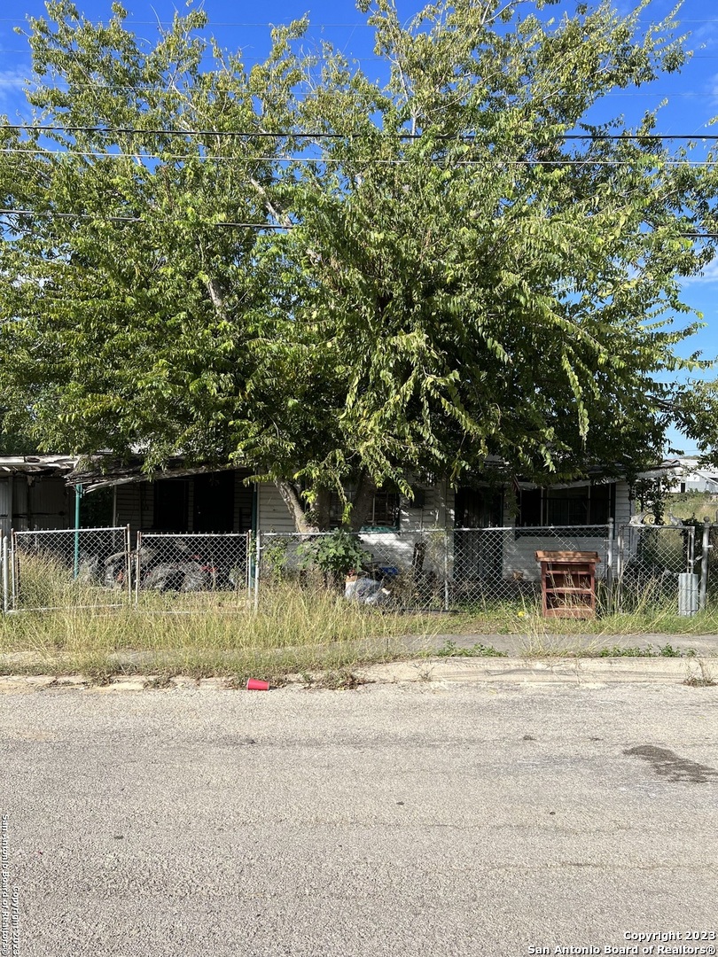Photo of 407 Roper St in San Antonio, TX