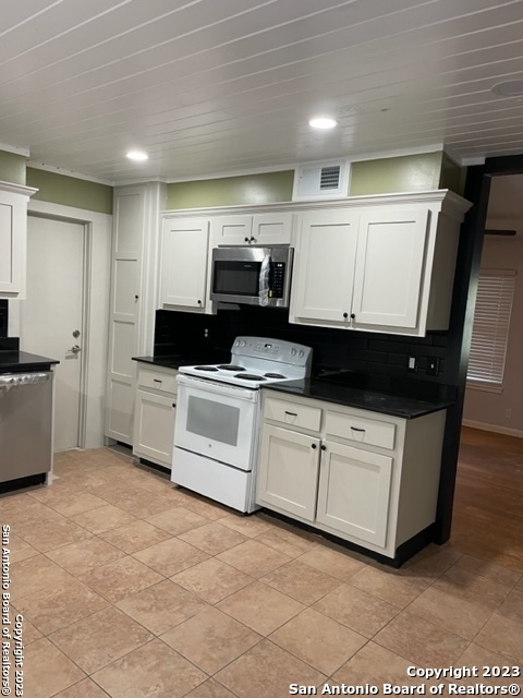 4518 TALLULAH DR, San Antonio, TX 78218