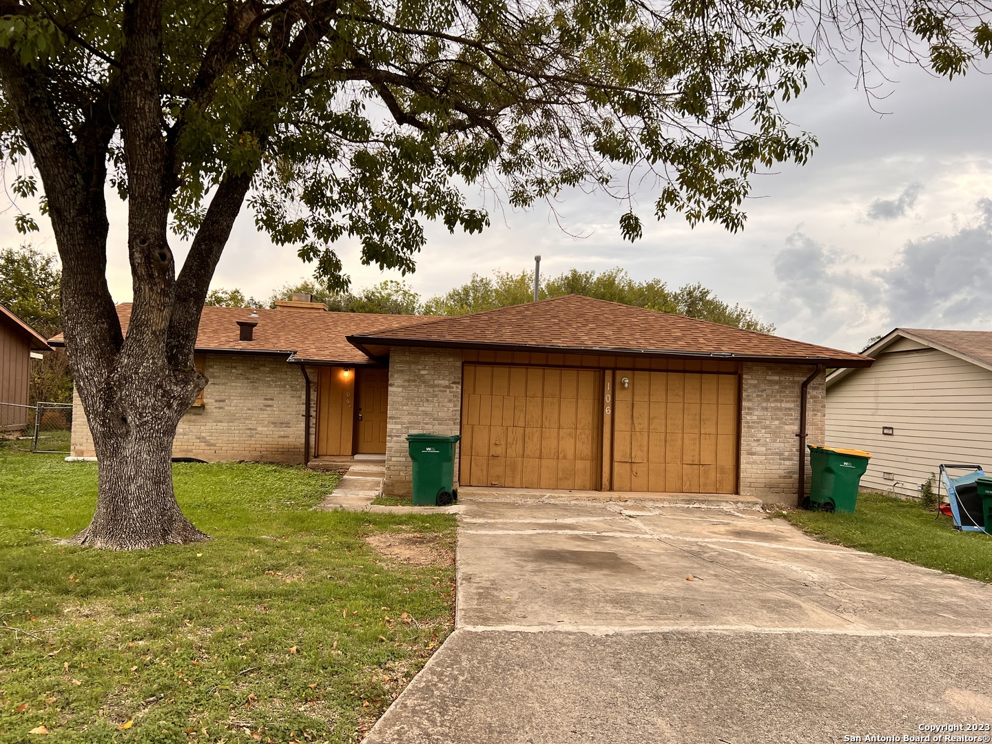Photo of 106 Meadow Hl in Converse, TX