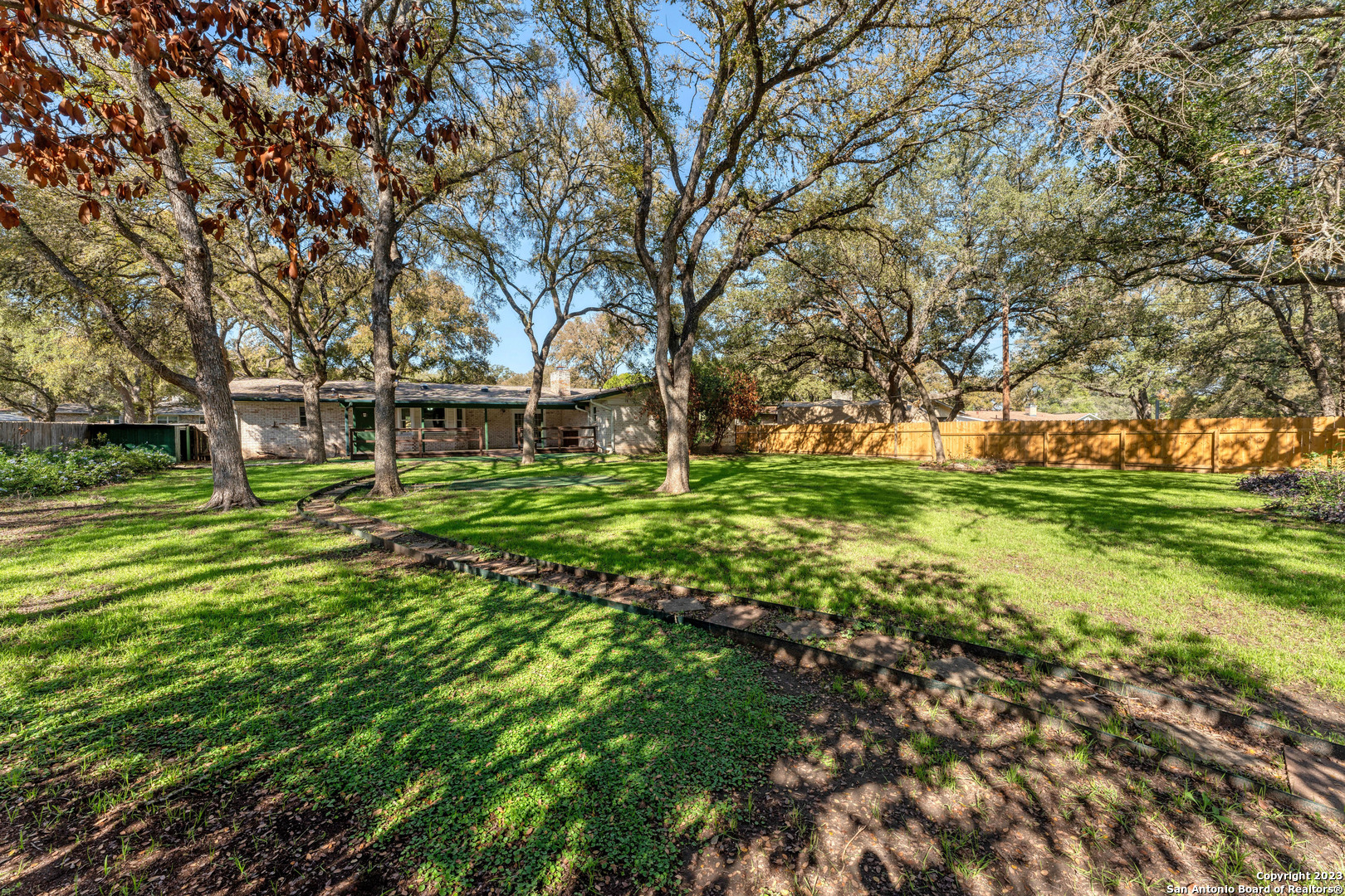 Photo of 202 Kimberly Dr in Universal City, TX