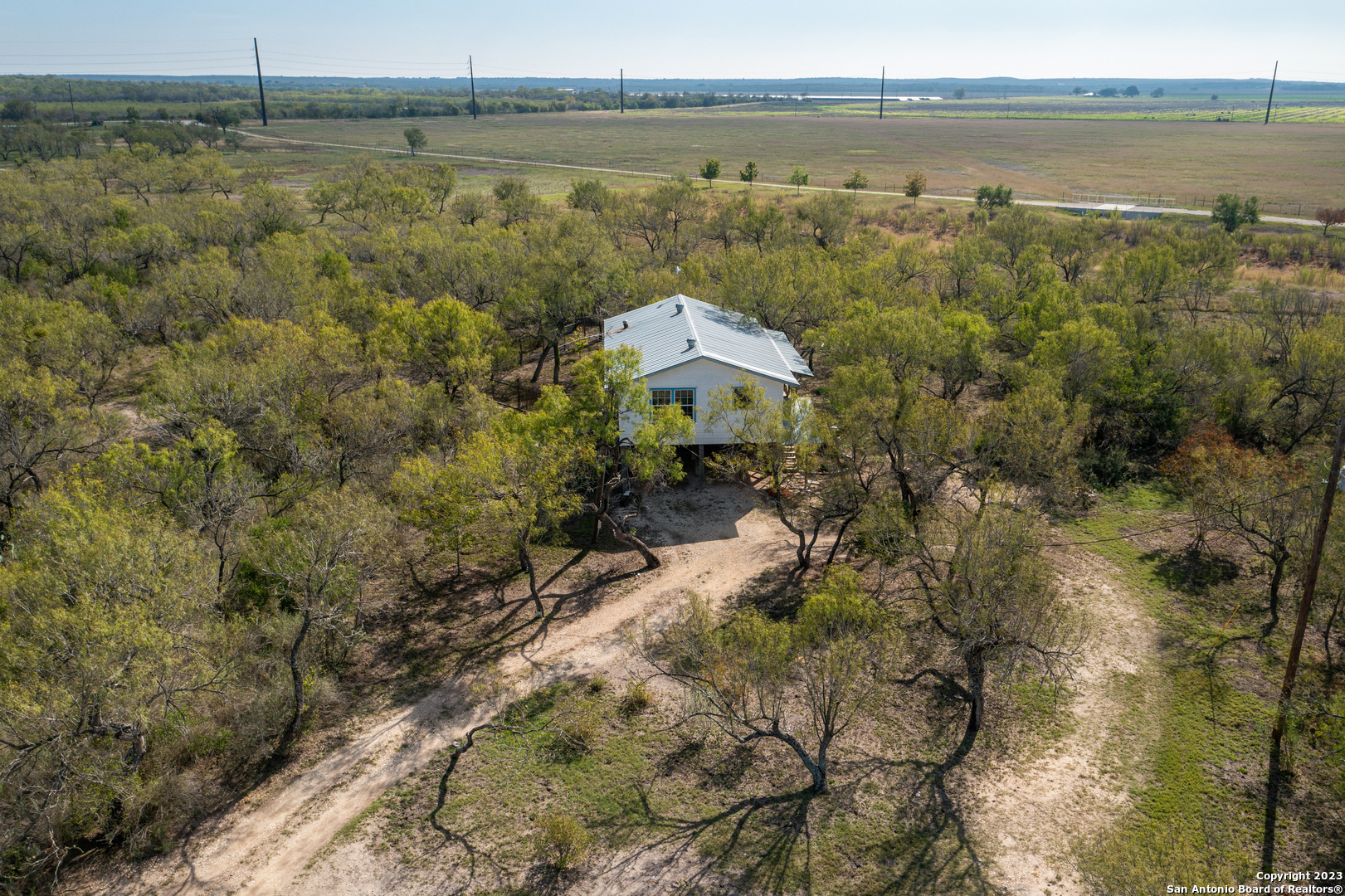 Photo of 224 County Rd 4581 in Hondo, TX