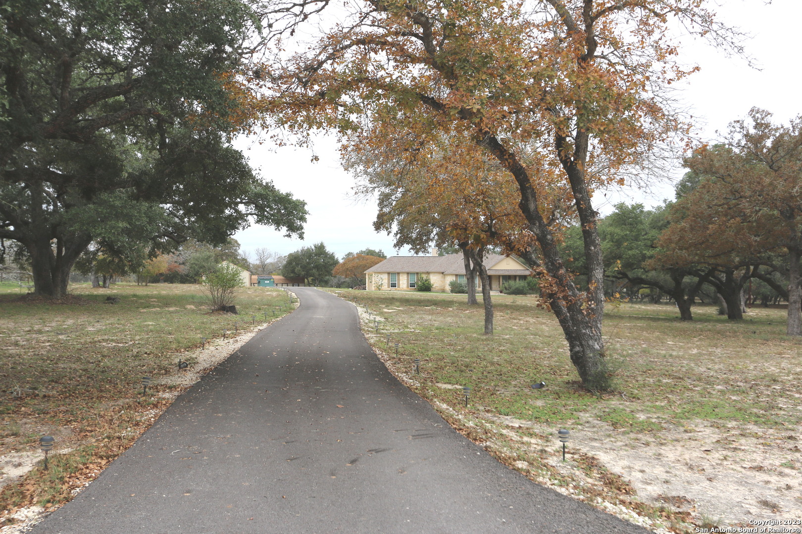 Photo of 861 Paddy Rd in Floresville, TX