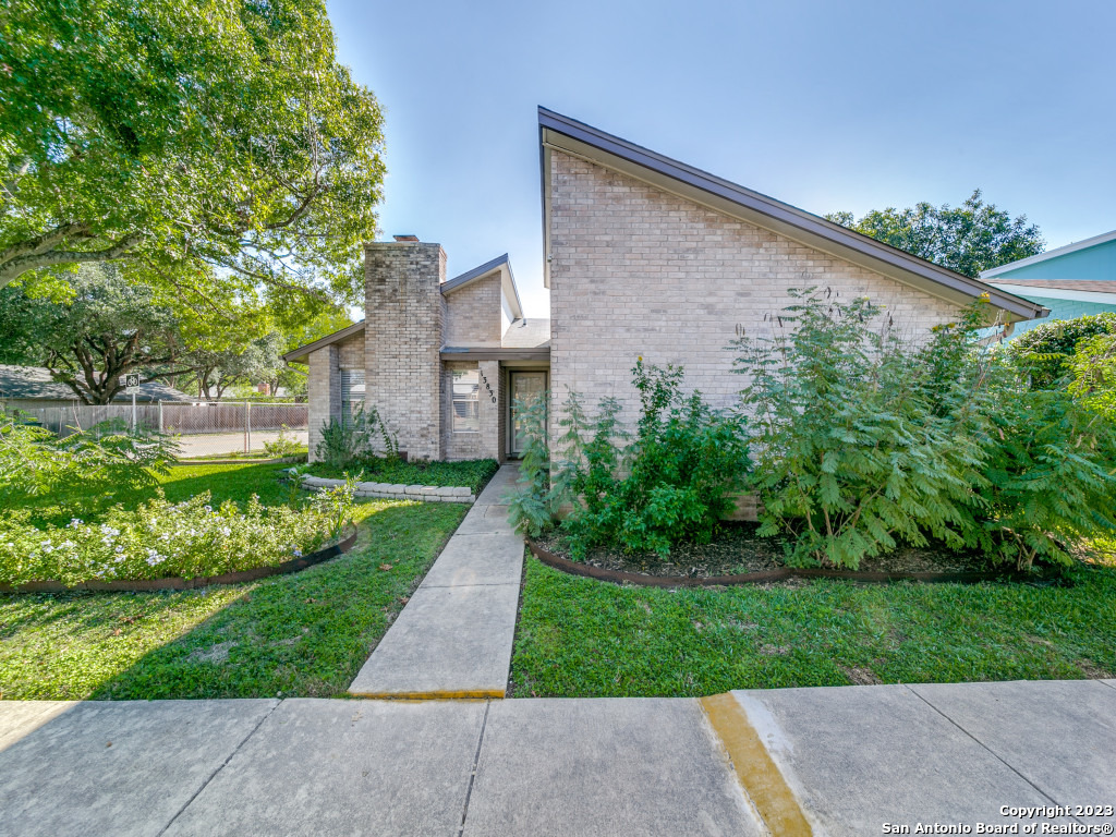 13830 BRAYS FRST 24, San Antonio, TX 78217