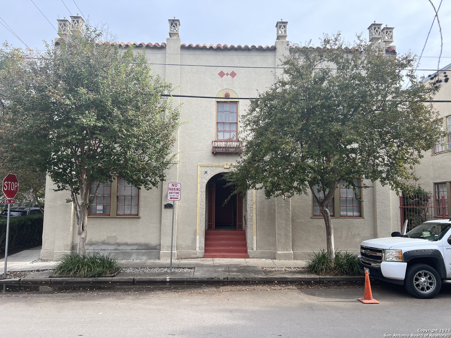 Madison Condos are TRULY in the HEART of King William Historic District in Southtown San Antonio! Several units available ~ Studio, 1 bedroom & 2 bedroom starting at ~ Units starting at $185,000. Enjoy a walkable lifestyle with coffee shops, restaurants, shopping and more just steps from your front door!