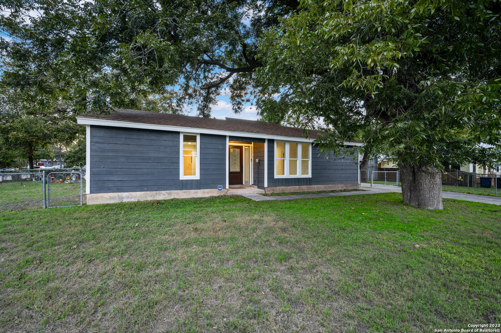 Photo of 495 Mather St in New Braunfels, TX