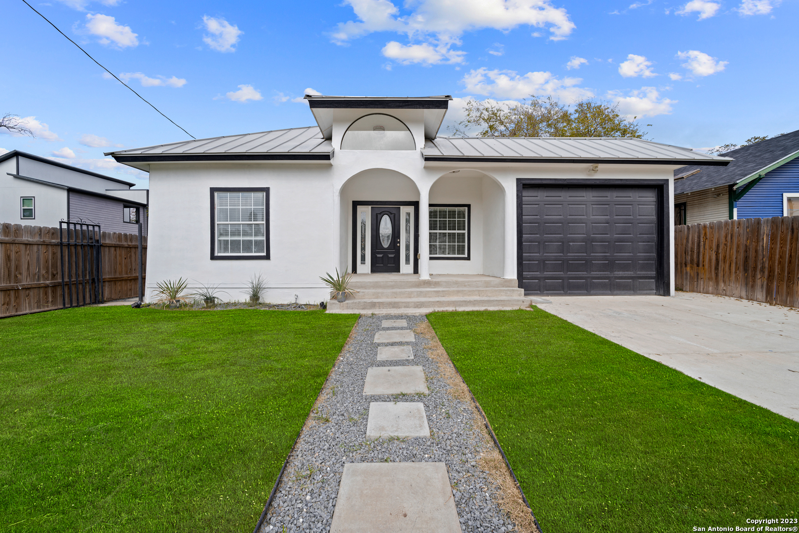 Photo of 1425 Crockett St in San Antonio, TX