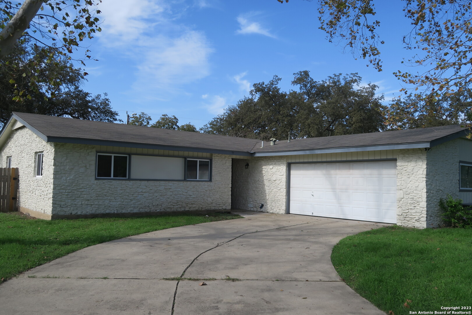 Photo of 67 Winn Ave in Universal City, TX