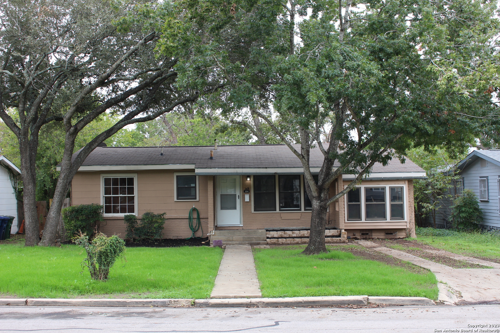 Photo of 334 Byrnes Dr in San Antonio, TX