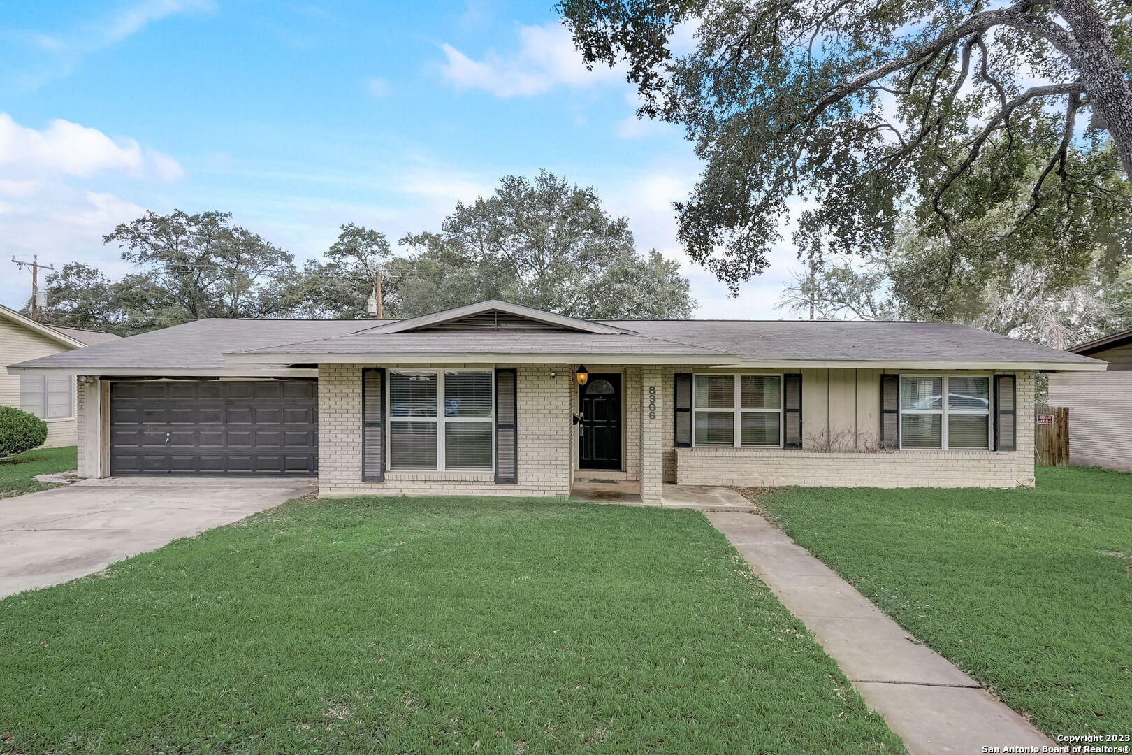 Photo of 8306 Greenbrier in San Antonio, TX