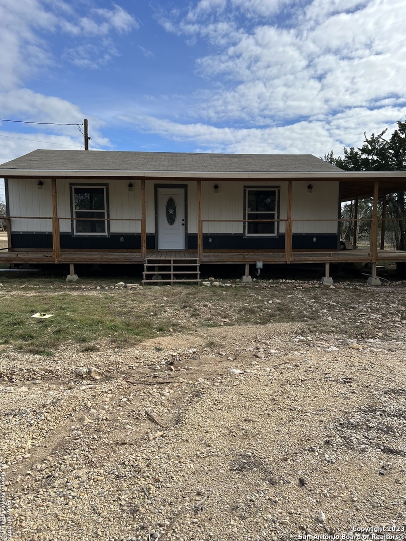 Photo of 1614 Private Rd 1518 in Bandera, TX