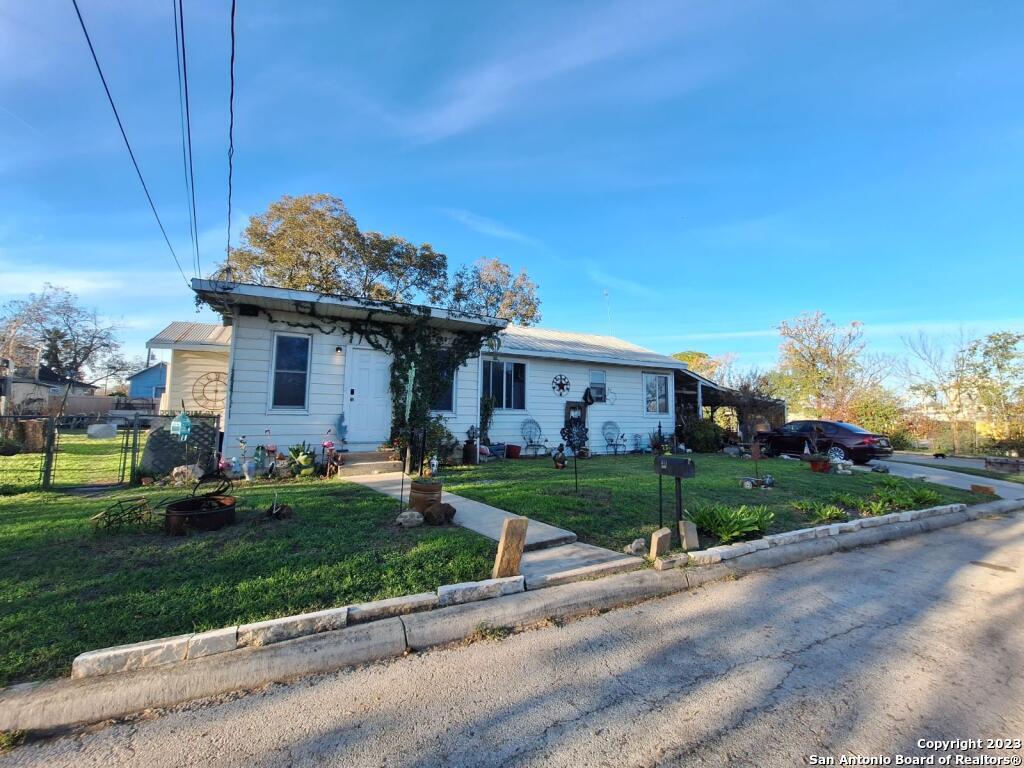 Photo of 311 Church St in Schertz, TX