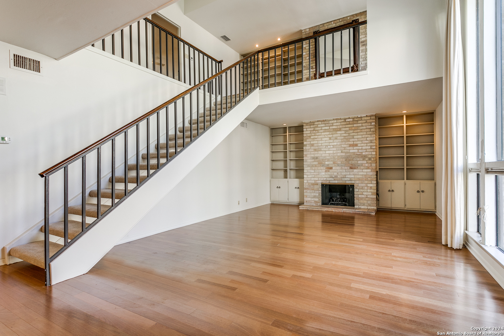 If you have additional questions regarding 4 GALLERY CT  in San Antonio or would like to tour the property with us call 800-660-1022 and reference MLS# 1741805.