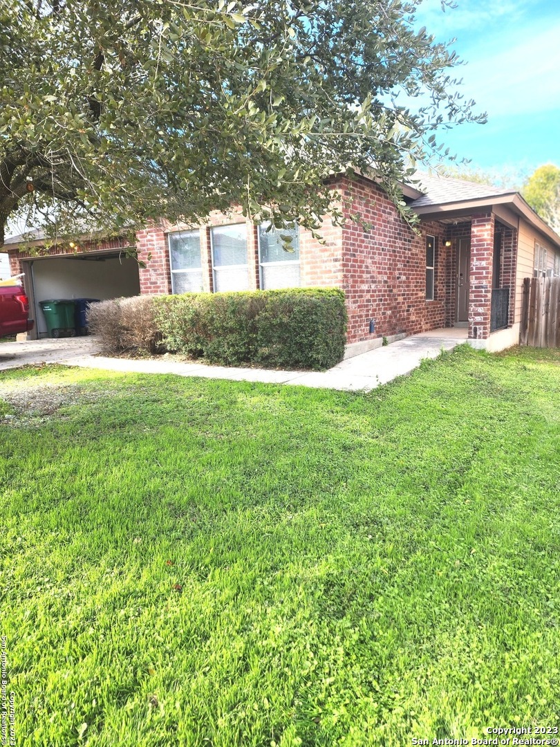 Photo of 17154 Irongate Rail in San Antonio, TX