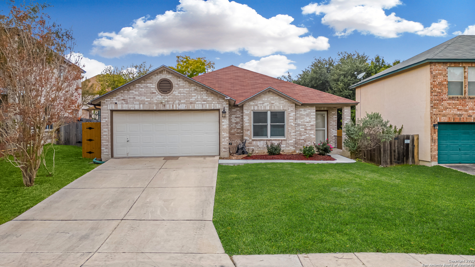 Photo of 8119 Chestnut Manor Dr in Converse, TX