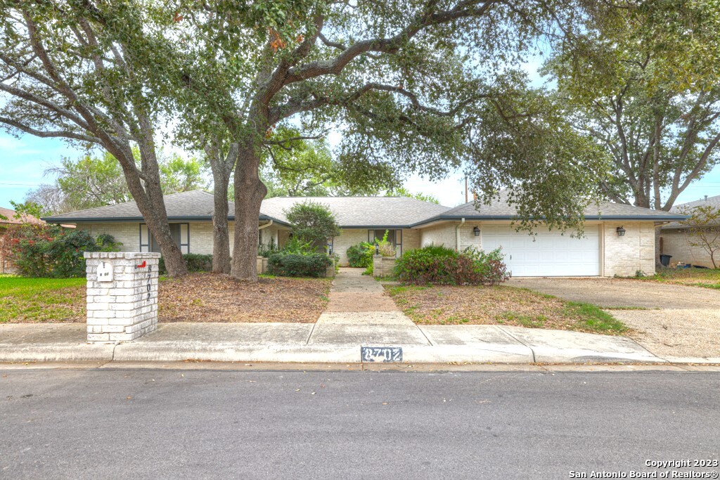 Photo of 8702 Spanish Moss in Windcrest, TX