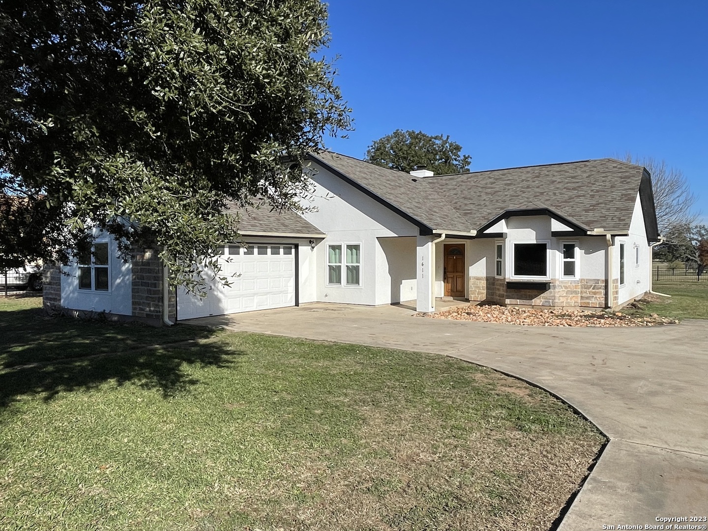 Photo of 1411 County Rd 4516 in Castroville, TX