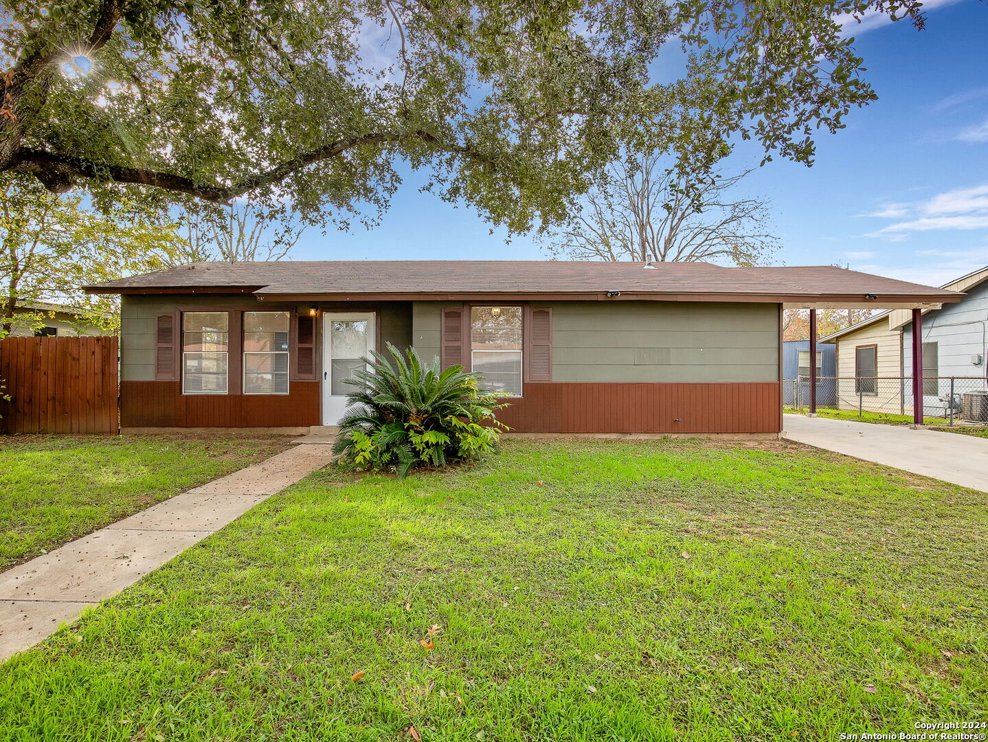 If you have additional questions regarding 314 PINEHURST BLVD  in San Antonio or would like to tour the property with us call 800-660-1022 and reference MLS# 1742738.