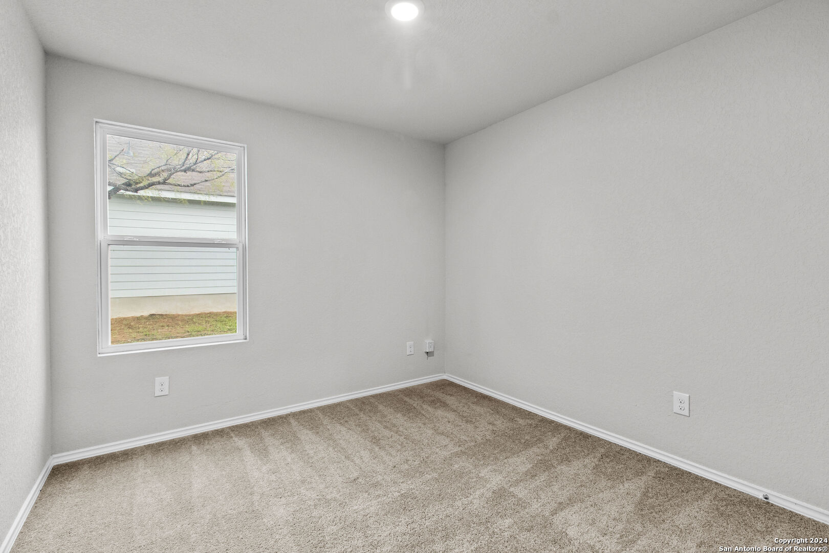 5734 MOUNTAIN PT, San Antonio, TX 78242