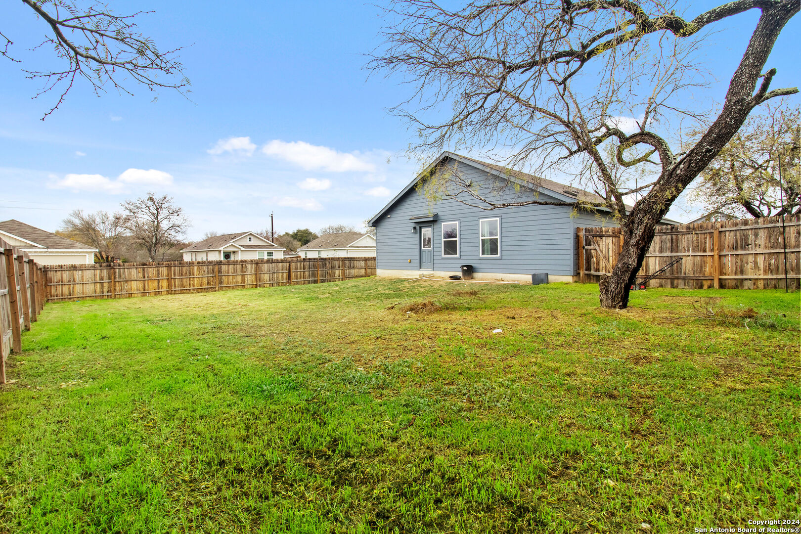 5734 MOUNTAIN PT, San Antonio, TX 78242