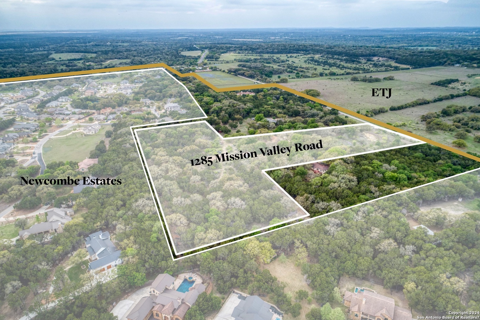 Photo of 1285 Mission Valley Rd in New Braunfels, TX