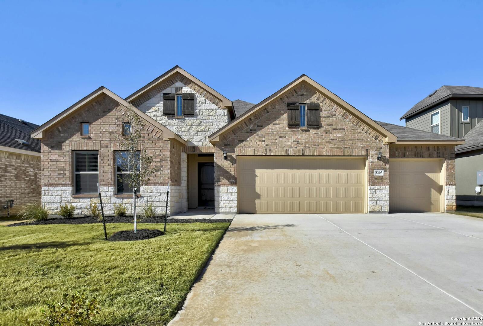 Photo of 2203 Meadow Way St in New Braunfels, TX