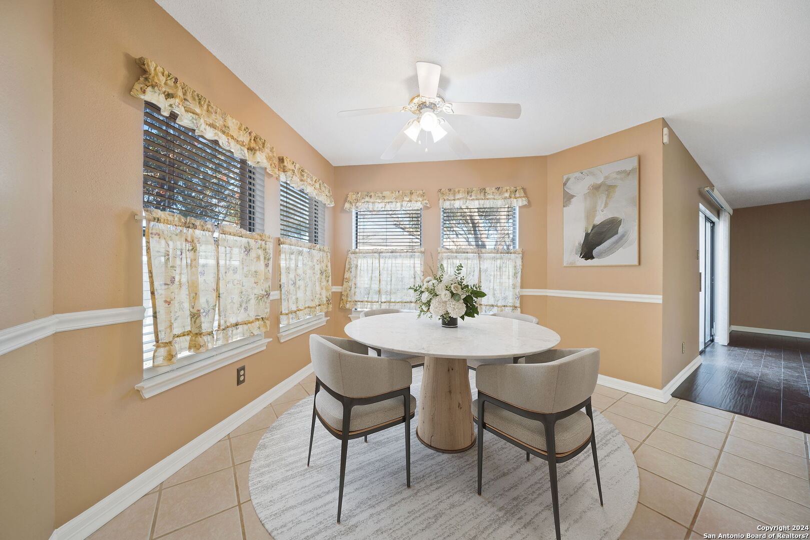 8231 CHESTNUT MANOR DR   Converse TX 78109-3259