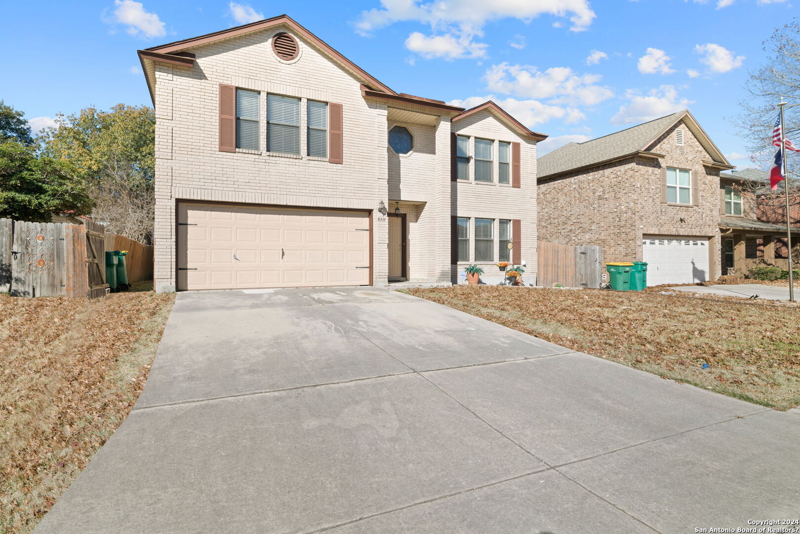 8231 CHESTNUT MANOR DR   Converse TX 78109-3259