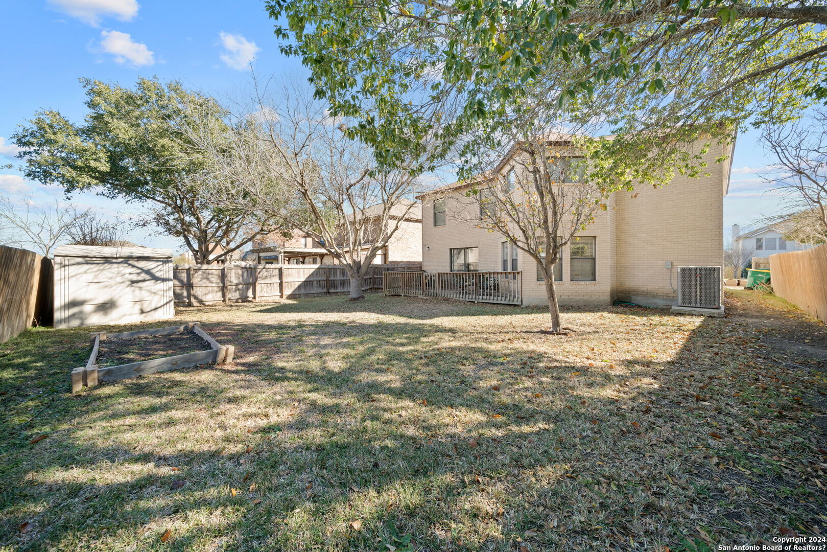 8231 CHESTNUT MANOR DR   Converse TX 78109-3259