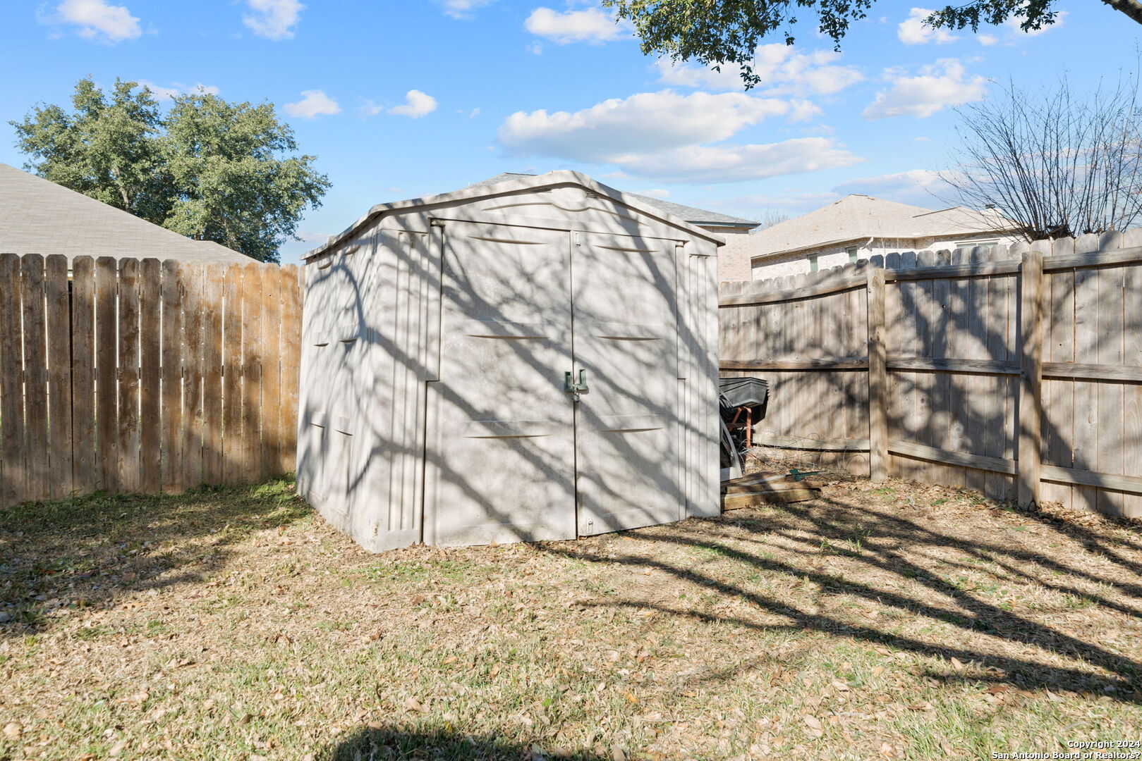 8231 CHESTNUT MANOR DR   Converse TX 78109-3259