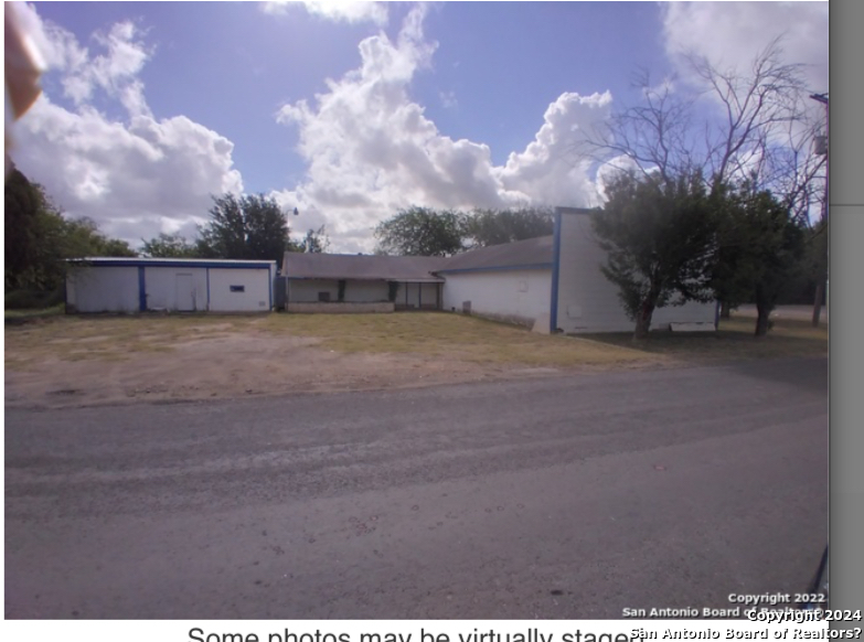 502 N Front St, Cotulla, TX 78014